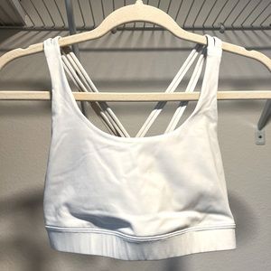 white Lulu dupe sports bra size S